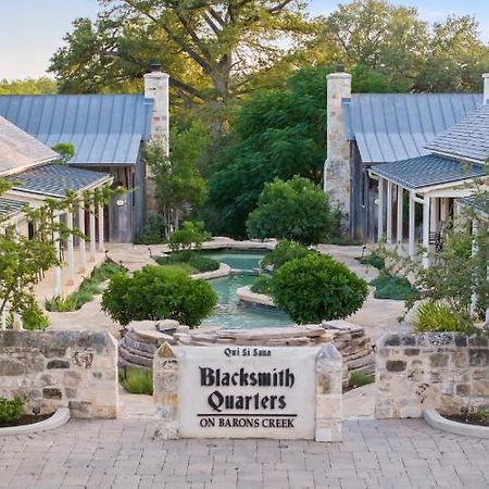 Blacksmith Quarters Fredericksburg Bilik gambar
