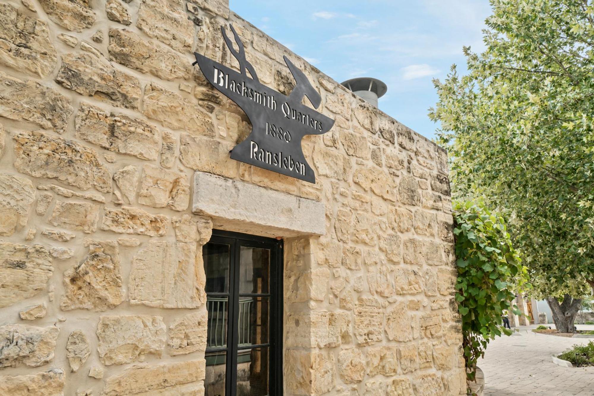 Blacksmith Quarters Fredericksburg Luaran gambar