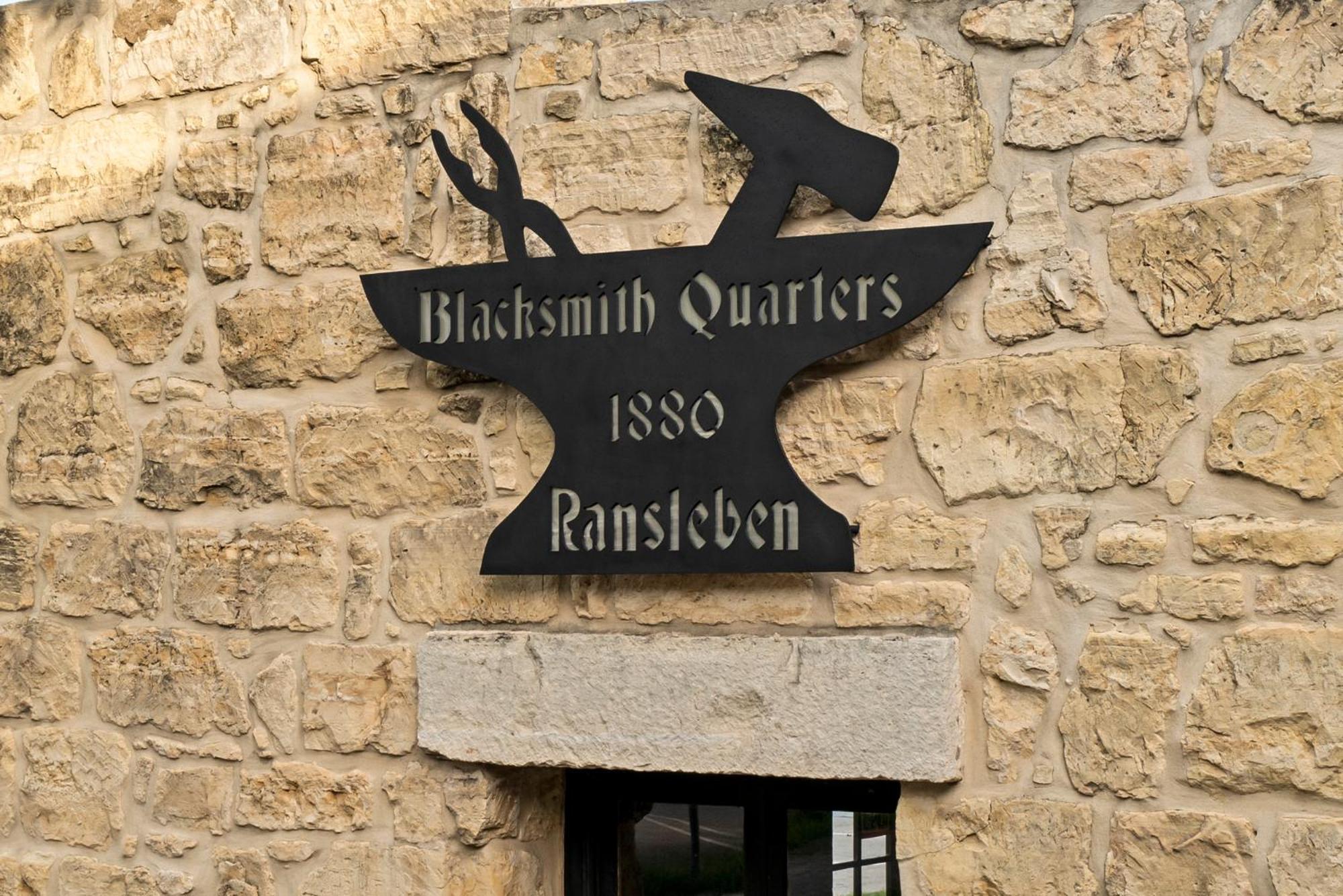 Blacksmith Quarters Fredericksburg Luaran gambar